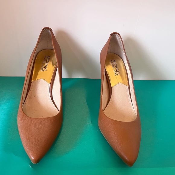 Heels - Picture 2 of 5